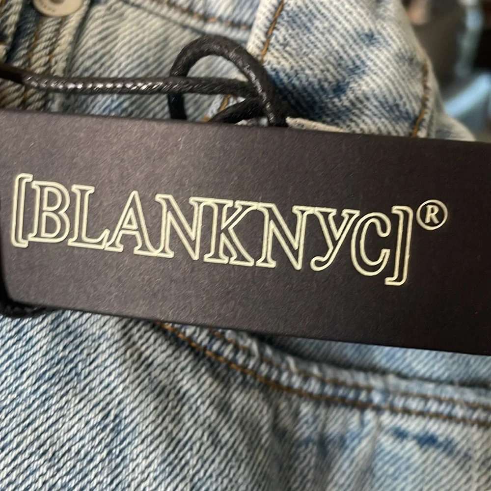 NWT‎ Blank NYC Distressed Wash Mom Denim Shorts